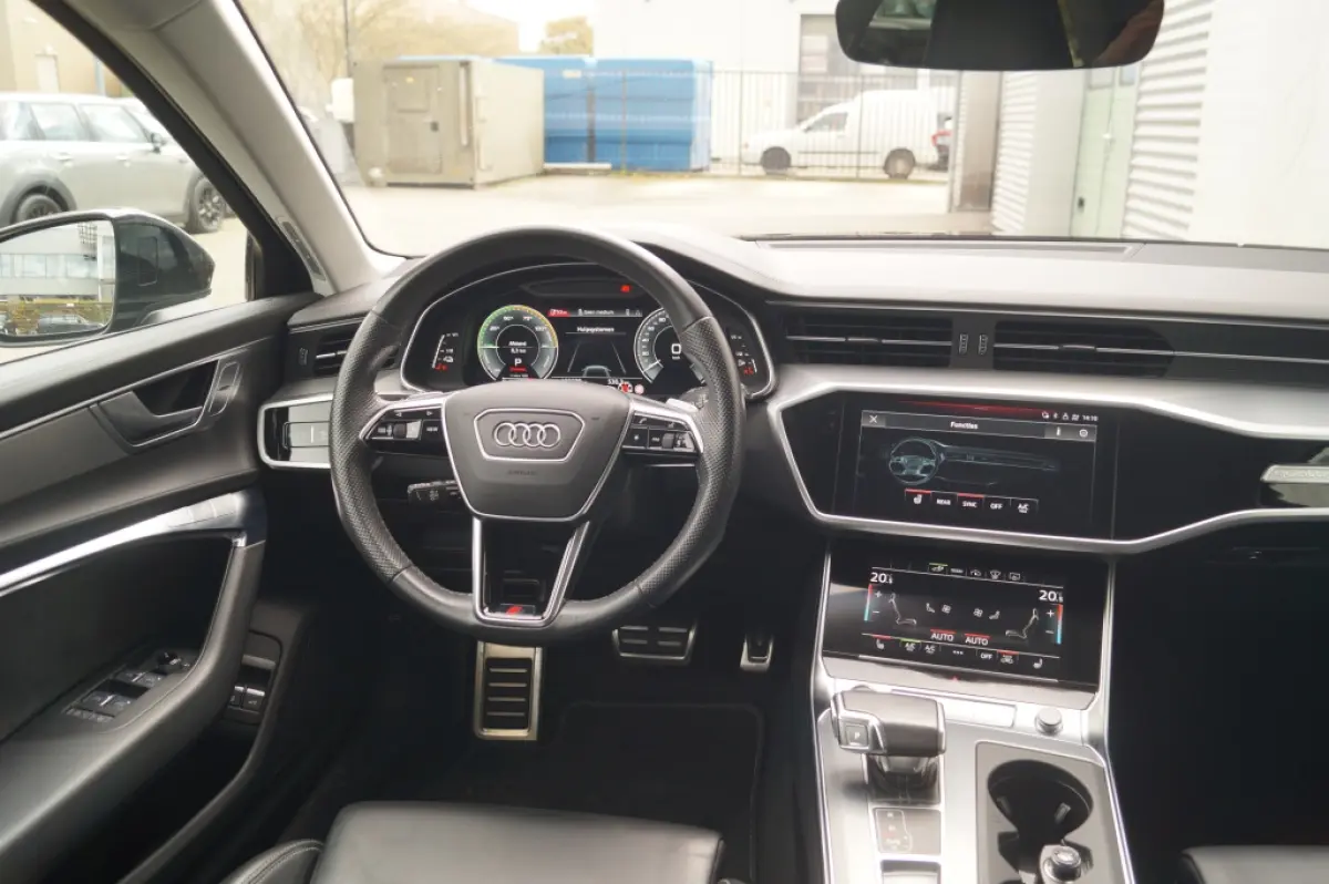 55 TFSI e PHEV Quattro S-line Competition -LEER-PANO-HUD-
