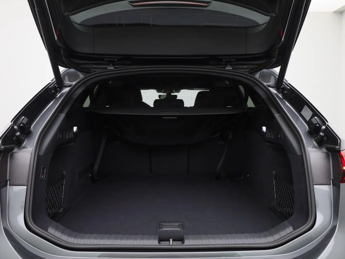 edition performance 100 kWh 367 PK | Adaptive cruise control | Bang & Olufsen sound system | Luchtvering | 360 graden camera | Verwarmbaar stuurwiel | Head-up display | Stoelverwarming voor 
