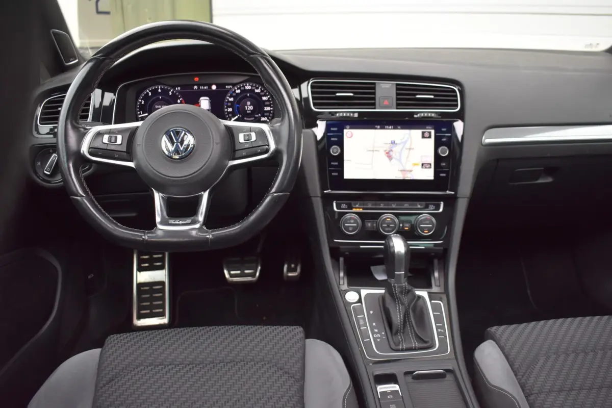 1.5 TSI Highline Business R | Pano | Digitaal dashboard | Standkachel |