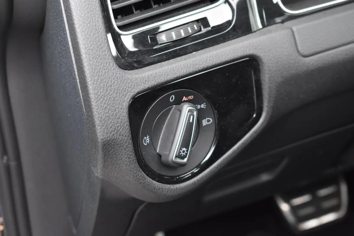 1.5 TSI Highline Business R | Pano | Digitaal dashboard | Standkachel |