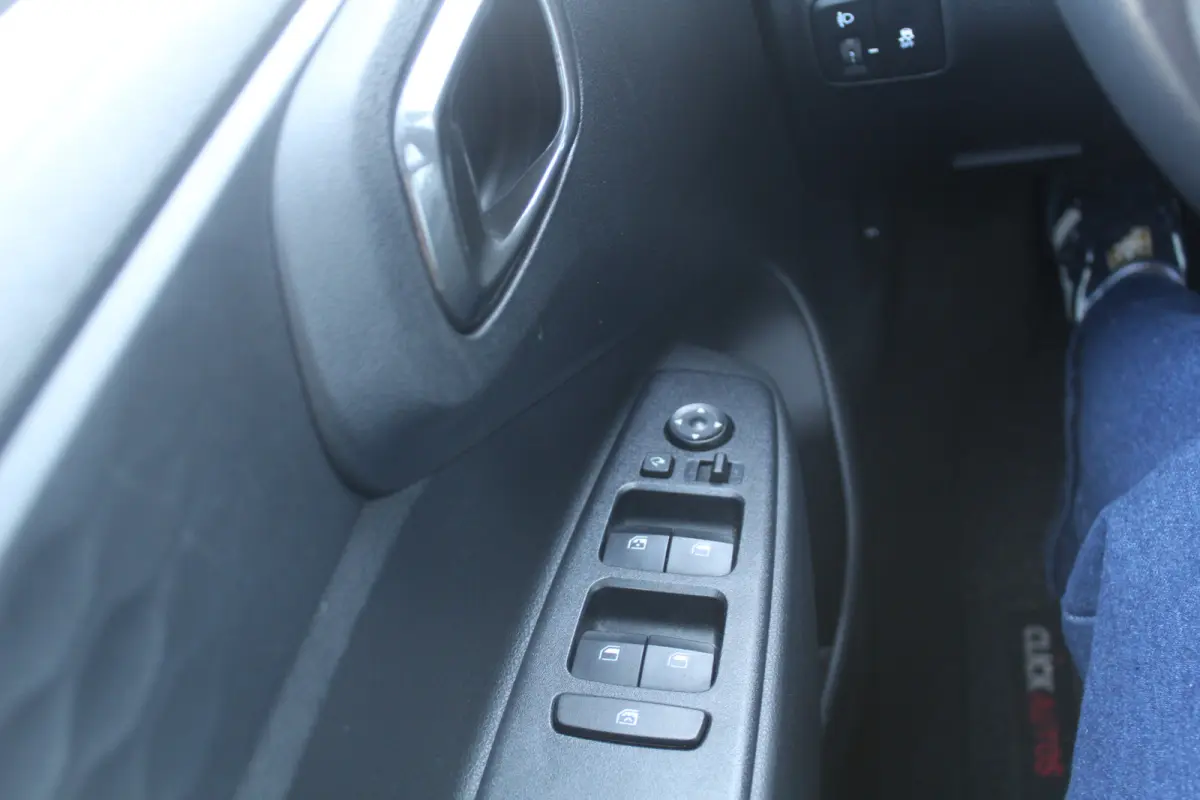 1.0 Comfort Smart l Cruise Control l Lane Assist l Achteruitrijcamera l Airco l DAB l Apple Carplay/ Android Auto