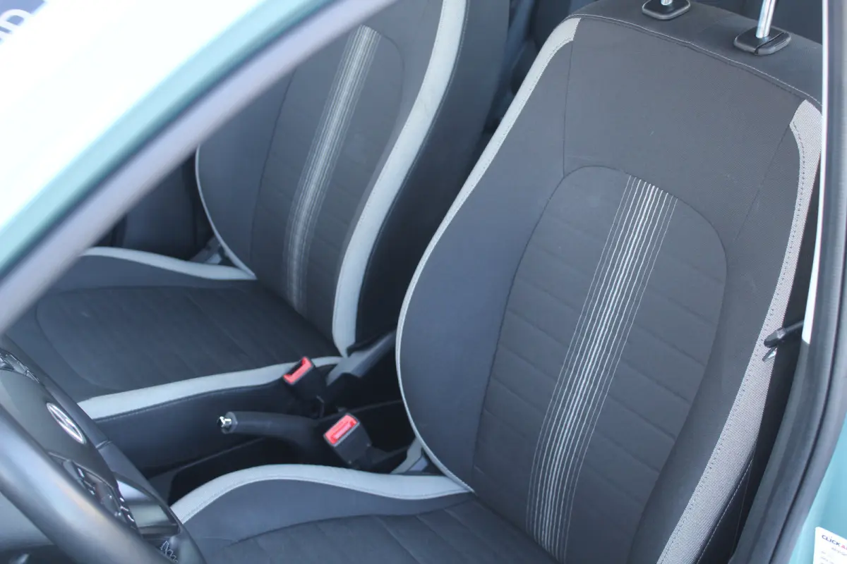 1.0 Comfort Smart l Cruise Control l Lane Assist l Achteruitrijcamera l Airco l DAB l Apple Carplay/ Android Auto