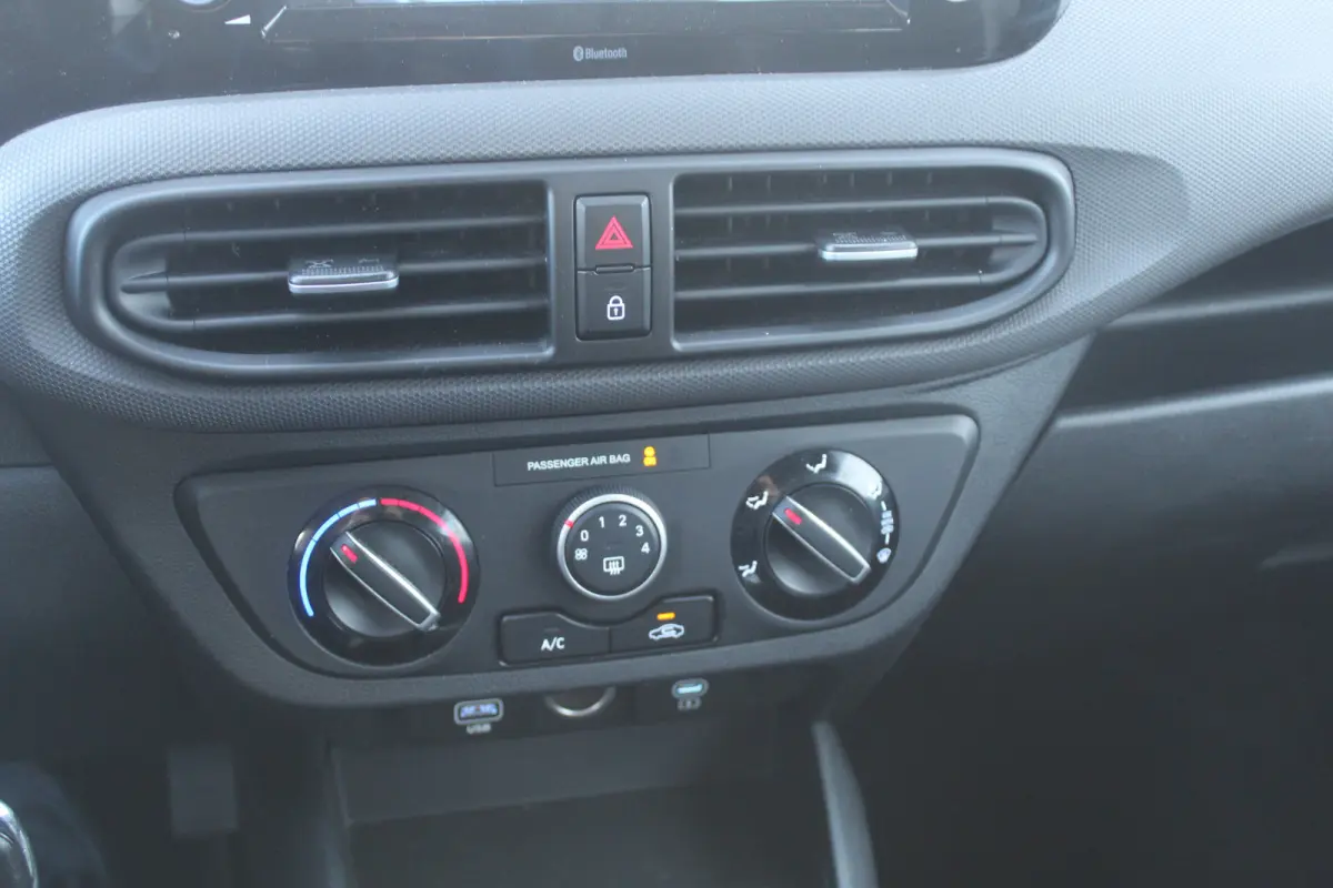 1.0 Comfort Smart l Cruise Control l Lane Assist l Achteruitrijcamera l Airco l DAB l Apple Carplay/ Android Auto