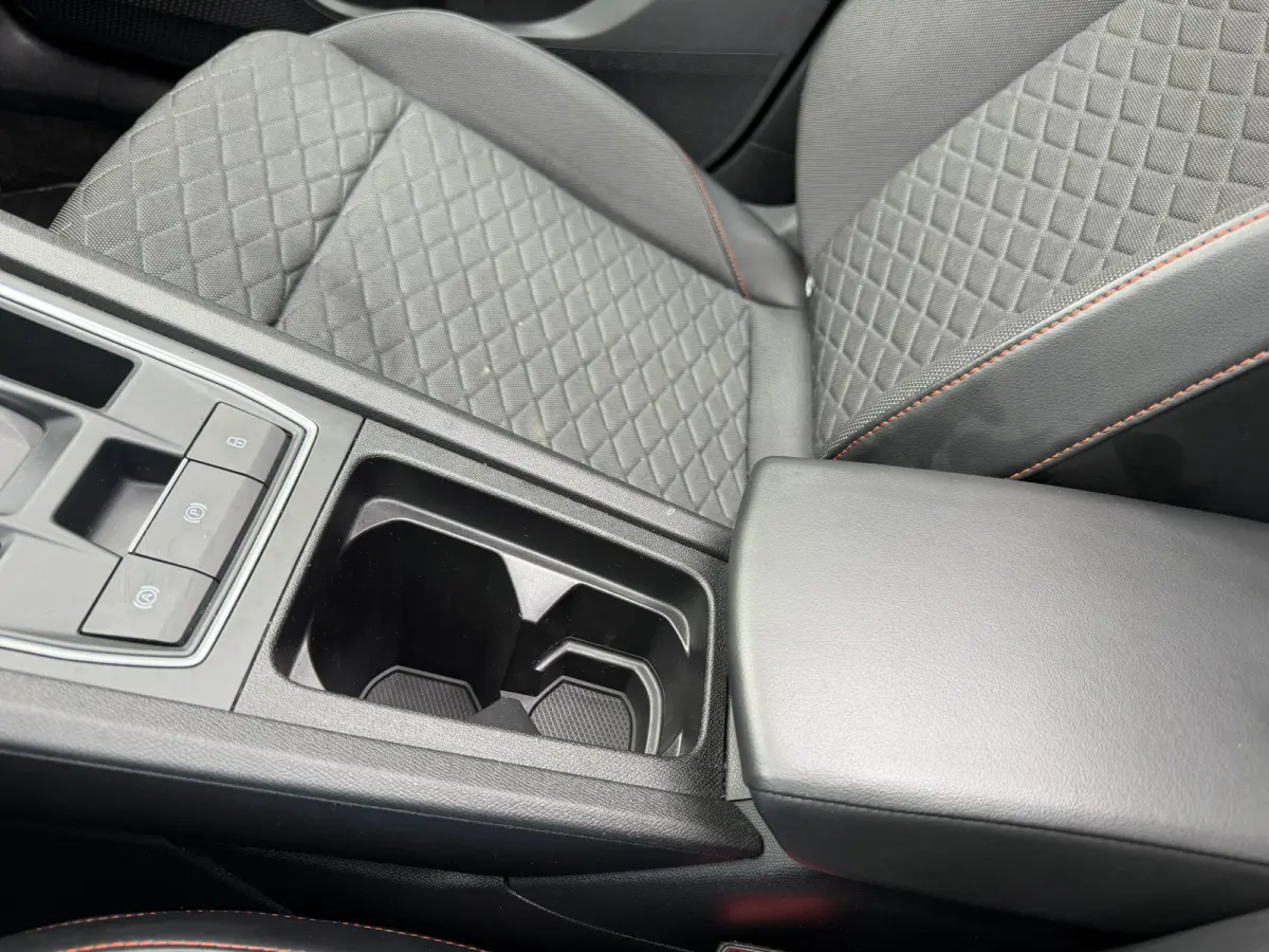 1.4 TSI eHybrid PHEV FR Business Intense PANO | Camera
