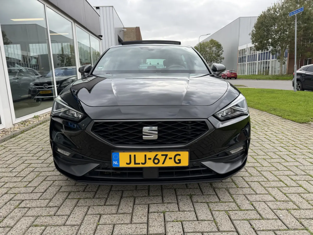 1.4 TSI eHybrid PHEV FR Business Intense PANO | Camera