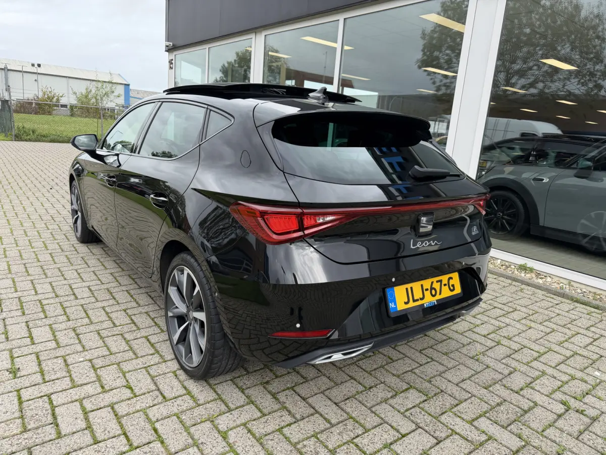 1.4 TSI eHybrid PHEV FR Business Intense PANO | Camera