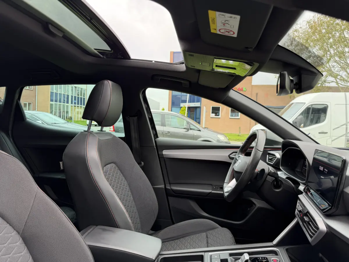 1.4 TSI eHybrid PHEV FR Business Intense PANO | Camera