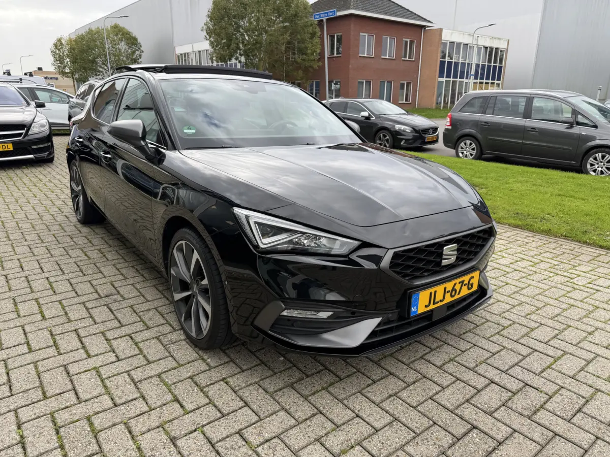 1.4 TSI eHybrid PHEV FR Business Intense PANO | Camera