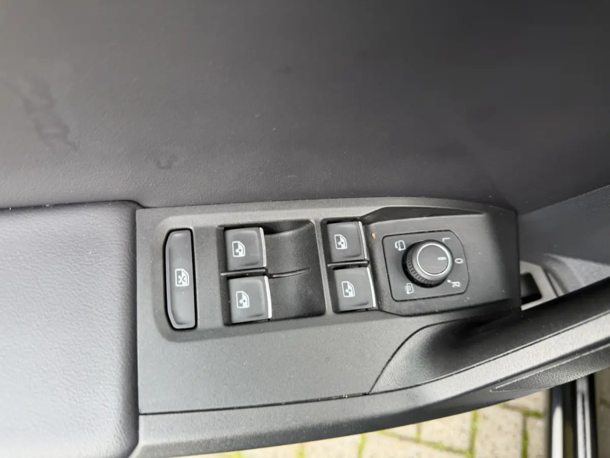 1.4 TSI eHybrid PHEV FR Business Intense PANO | Camera