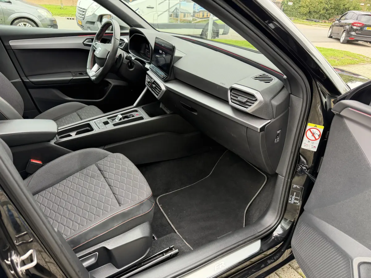 1.4 TSI eHybrid PHEV FR Business Intense PANO | Camera
