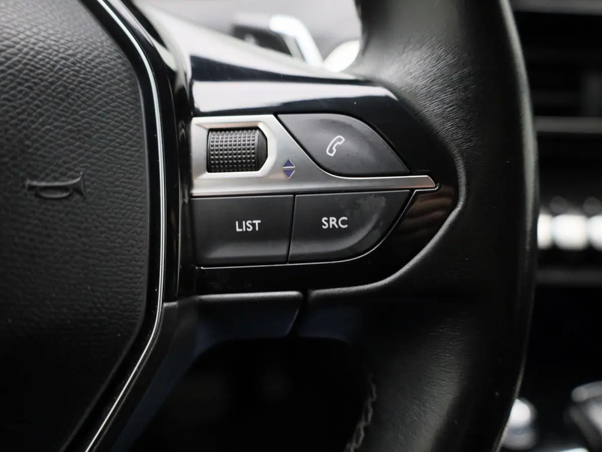 Hybrid 225 e-Auto8 Allure | Automaat | Half-Leder | Navigatie | Virtual cockpit | Cruise control | Sfeer verlichting | DAB | Elec achterklep | Stoel verwarming | Climate control | Parkeer se