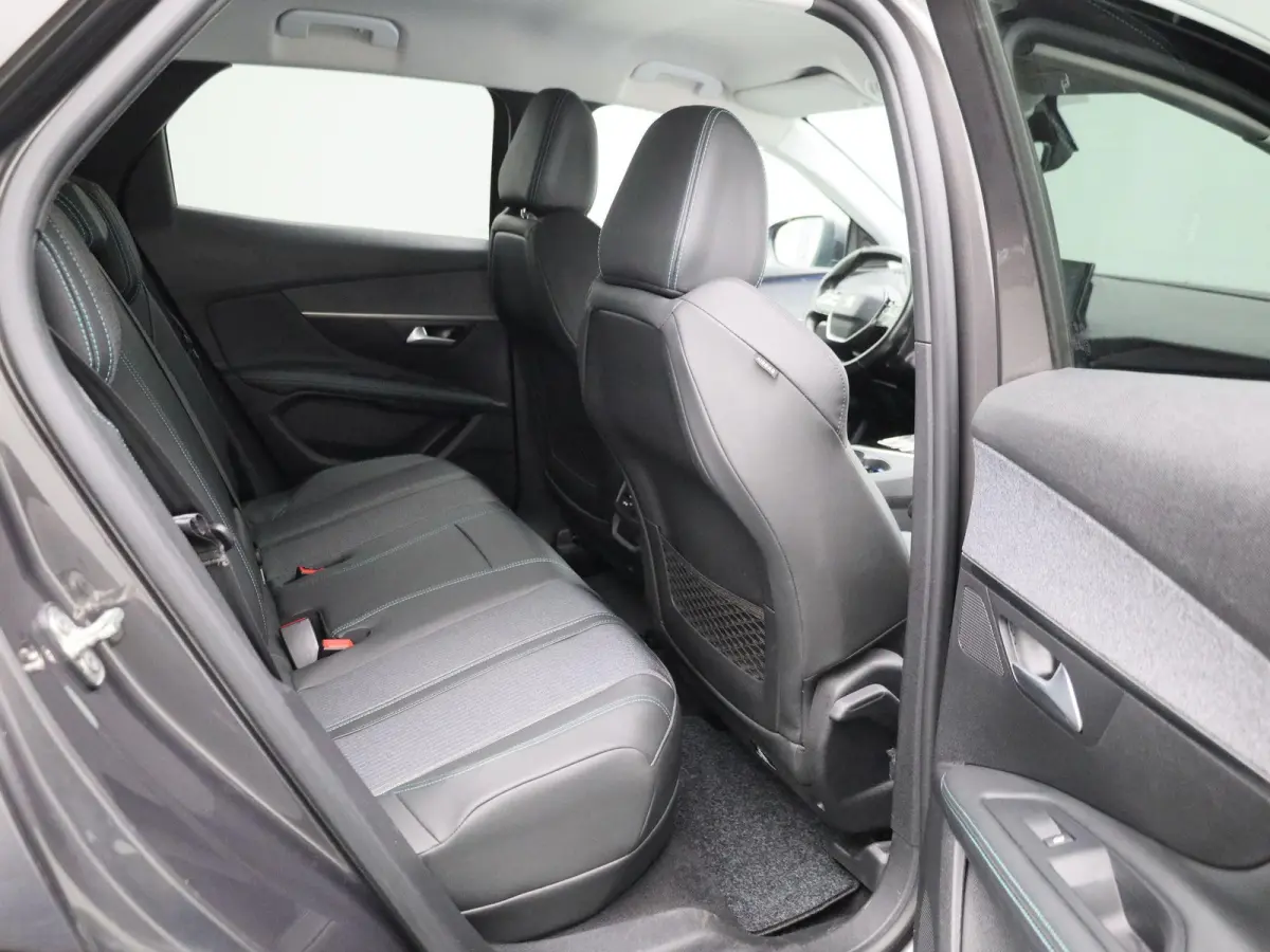 Hybrid 225 e-Auto8 Allure | Automaat | Half-Leder | Navigatie | Virtual cockpit | Cruise control | Sfeer verlichting | DAB | Elec achterklep | Stoel verwarming | Climate control | Parkeer se