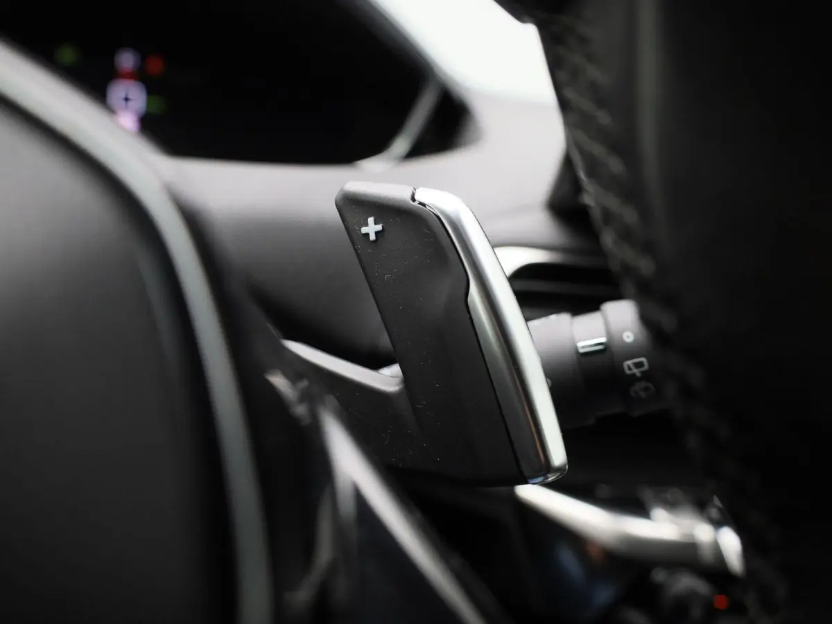 Hybrid 225 e-Auto8 Allure | Automaat | Half-Leder | Navigatie | Virtual cockpit | Cruise control | Sfeer verlichting | DAB | Elec achterklep | Stoel verwarming | Climate control | Parkeer se