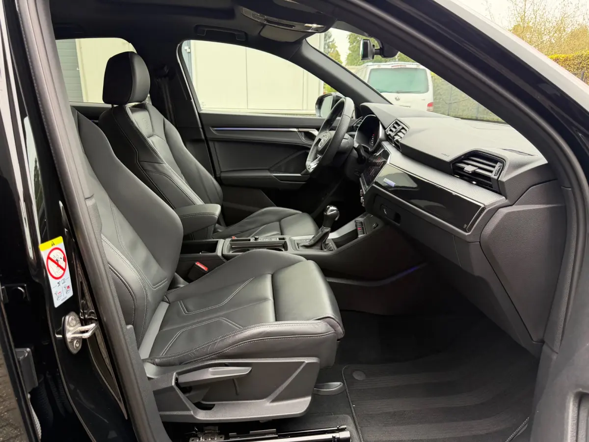 35 TFSI S-Line 150 pk Blackstyle/pano/Camera/sfeerverlichting