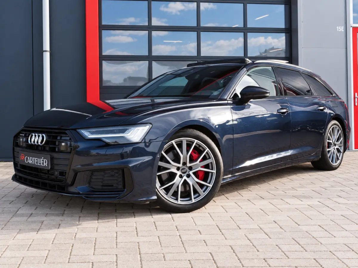55 TFSI e S-Line Quattro Competition Firmamentblue | Pano | SOH 100% | Trekhaak | 20'' | Alcantara Leder | Stoelverwarming | Matrix Led | Digital Dash | Carplay | Grootlicht Ass | F1 Flipper