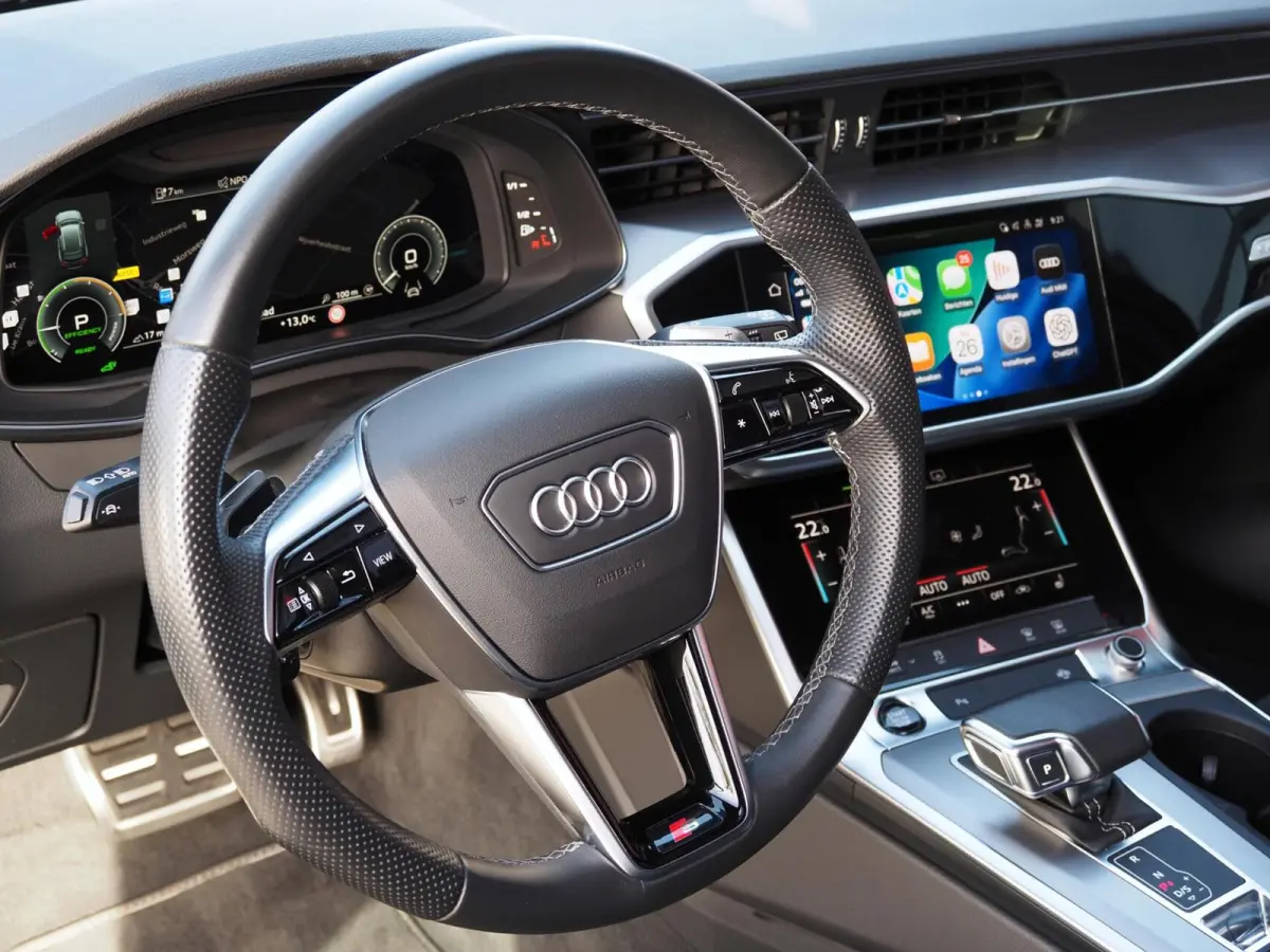 55 TFSI e S-Line Quattro Competition Firmamentblue | Pano | SOH 100% | Trekhaak | 20'' | Alcantara Leder | Stoelverwarming | Matrix Led | Digital Dash | Carplay | Grootlicht Ass | F1 Flipper