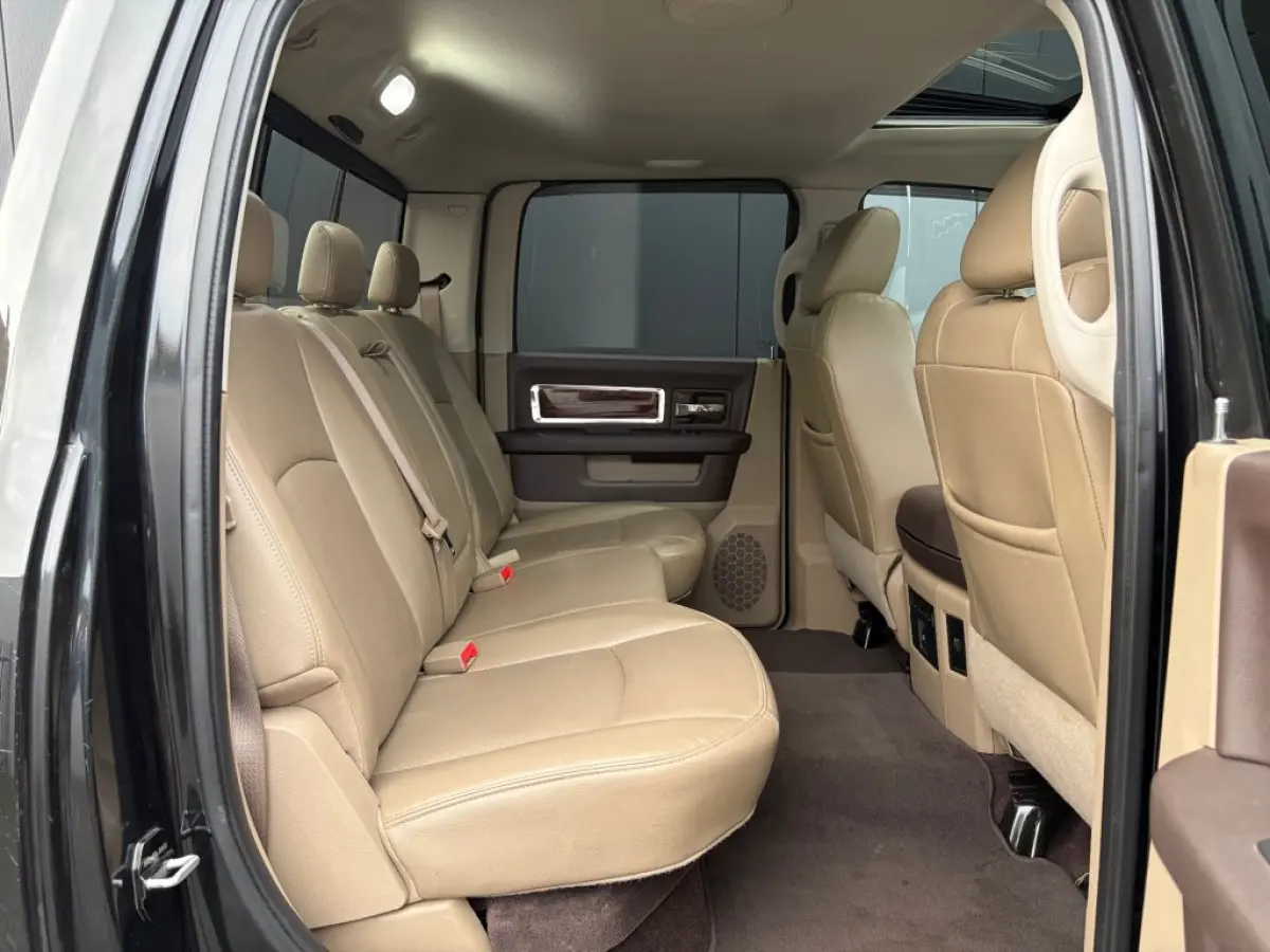 1500 5.7 V8 LPG Laramie Crew Cab MARGE S.dak Leder Camera Trekhaak