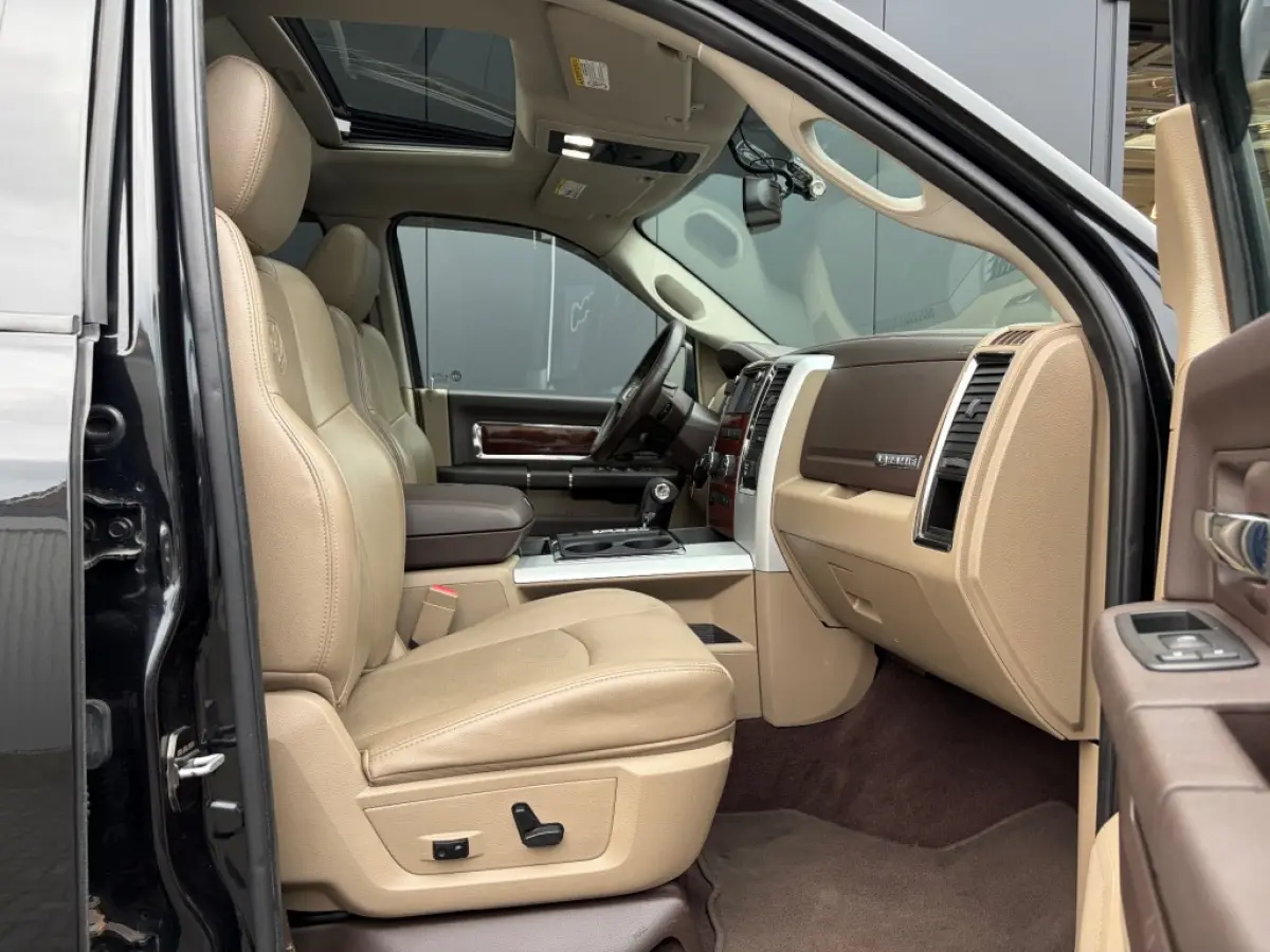 1500 5.7 V8 LPG Laramie Crew Cab MARGE S.dak Leder Camera Trekhaak