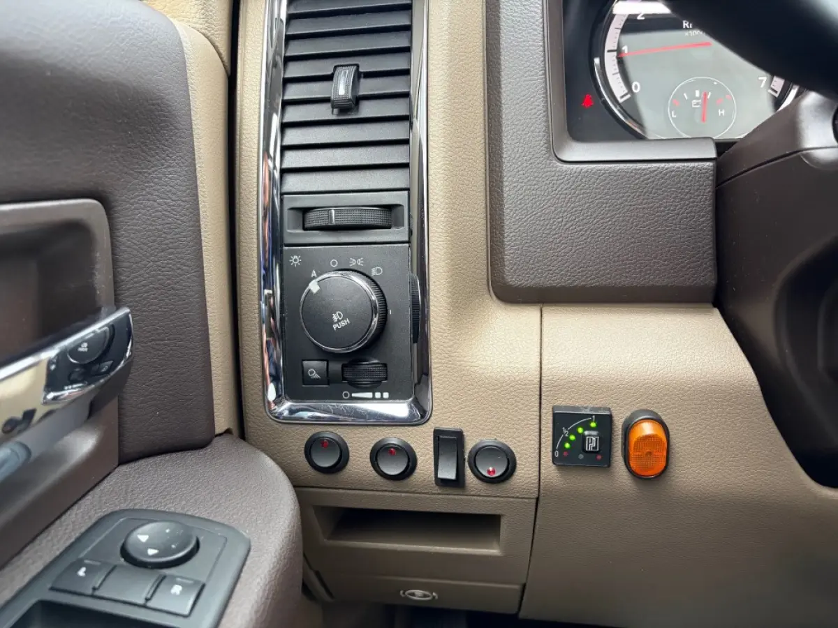 1500 5.7 V8 LPG Laramie Crew Cab MARGE S.dak Leder Camera Trekhaak