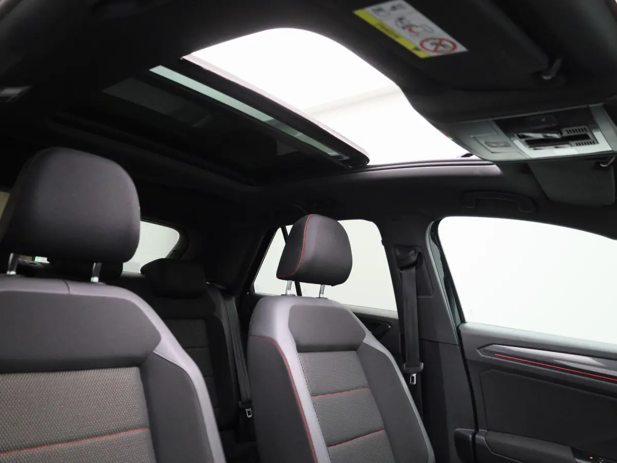 1.5 TSI Sport 150 PK | Automaat | Panoramadak | Navigatie | Adaptive Crusie Control | Lane Assist | Stoelverwarming | Achteruitrijcamera | Elektrische achterklep |