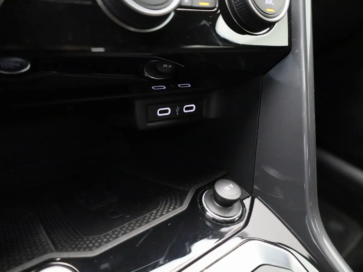 1.5 TSI Sport 150 PK | Automaat | Panoramadak | Navigatie | Adaptive Crusie Control | Lane Assist | Stoelverwarming | Achteruitrijcamera | Elektrische achterklep |