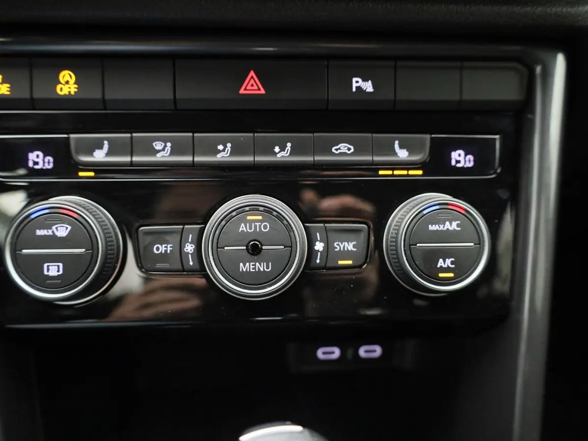 1.5 TSI Sport 150 PK | Automaat | Panoramadak | Navigatie | Adaptive Crusie Control | Lane Assist | Stoelverwarming | Achteruitrijcamera | Elektrische achterklep |