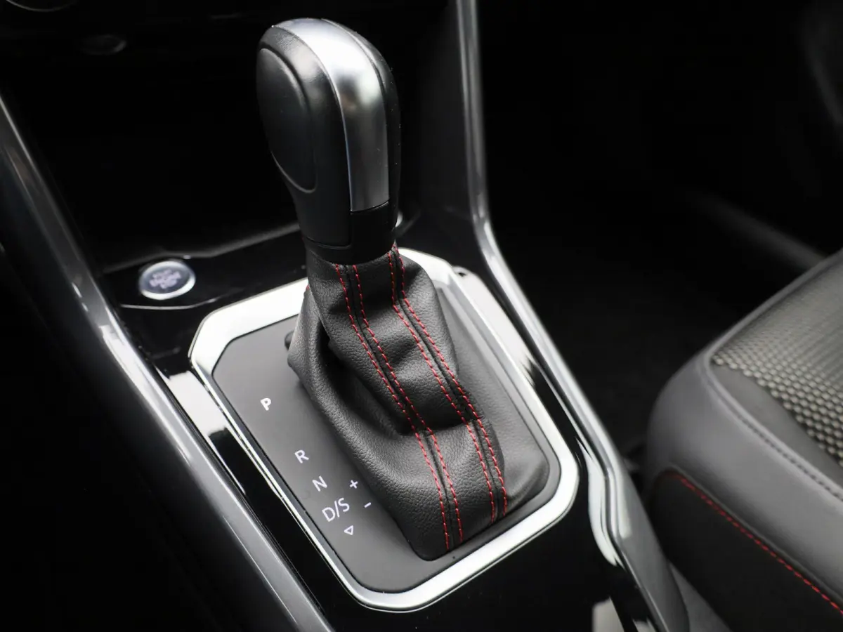 1.5 TSI Sport 150 PK | Automaat | Panoramadak | Navigatie | Adaptive Crusie Control | Lane Assist | Stoelverwarming | Achteruitrijcamera | Elektrische achterklep |
