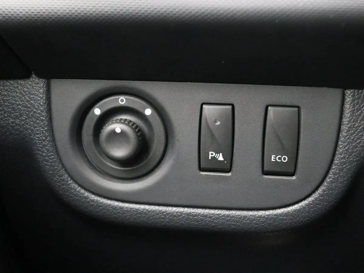 0.9 TCe SL Royaal | Cruise Control | Airconditioning | Lichtmetalen velgen | Parkeersensoren | Bluetooth |