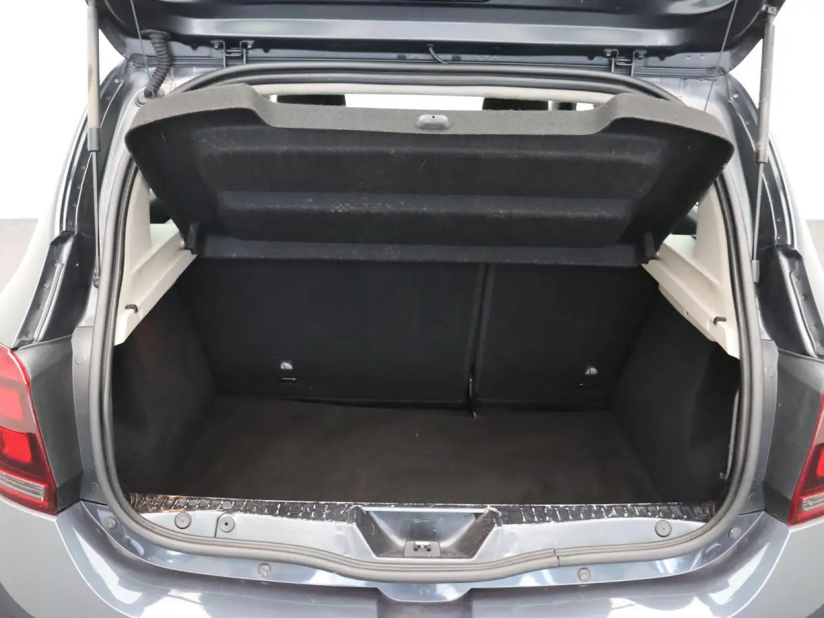 0.9 TCe SL Royaal | Cruise Control | Airconditioning | Lichtmetalen velgen | Parkeersensoren | Bluetooth |