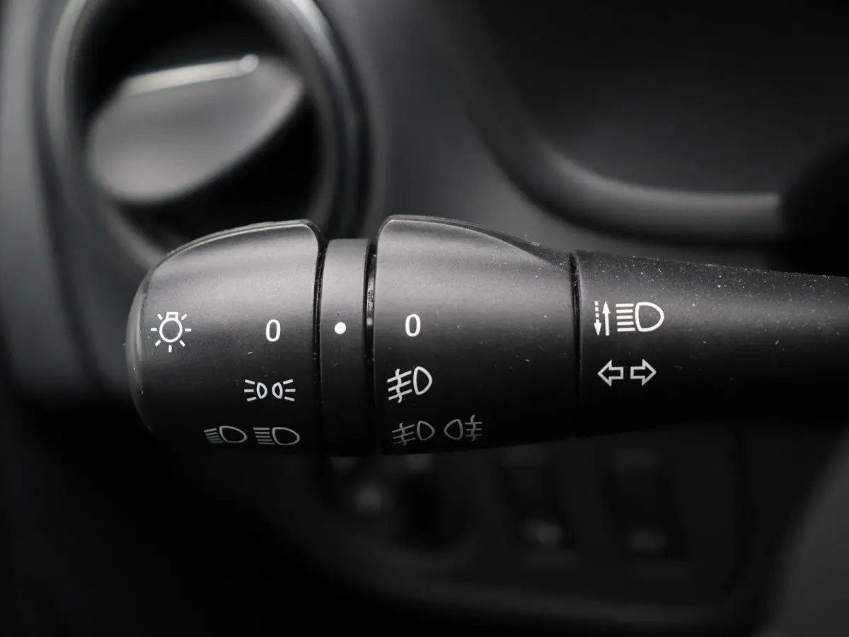0.9 TCe SL Royaal | Cruise Control | Airconditioning | Lichtmetalen velgen | Parkeersensoren | Bluetooth |