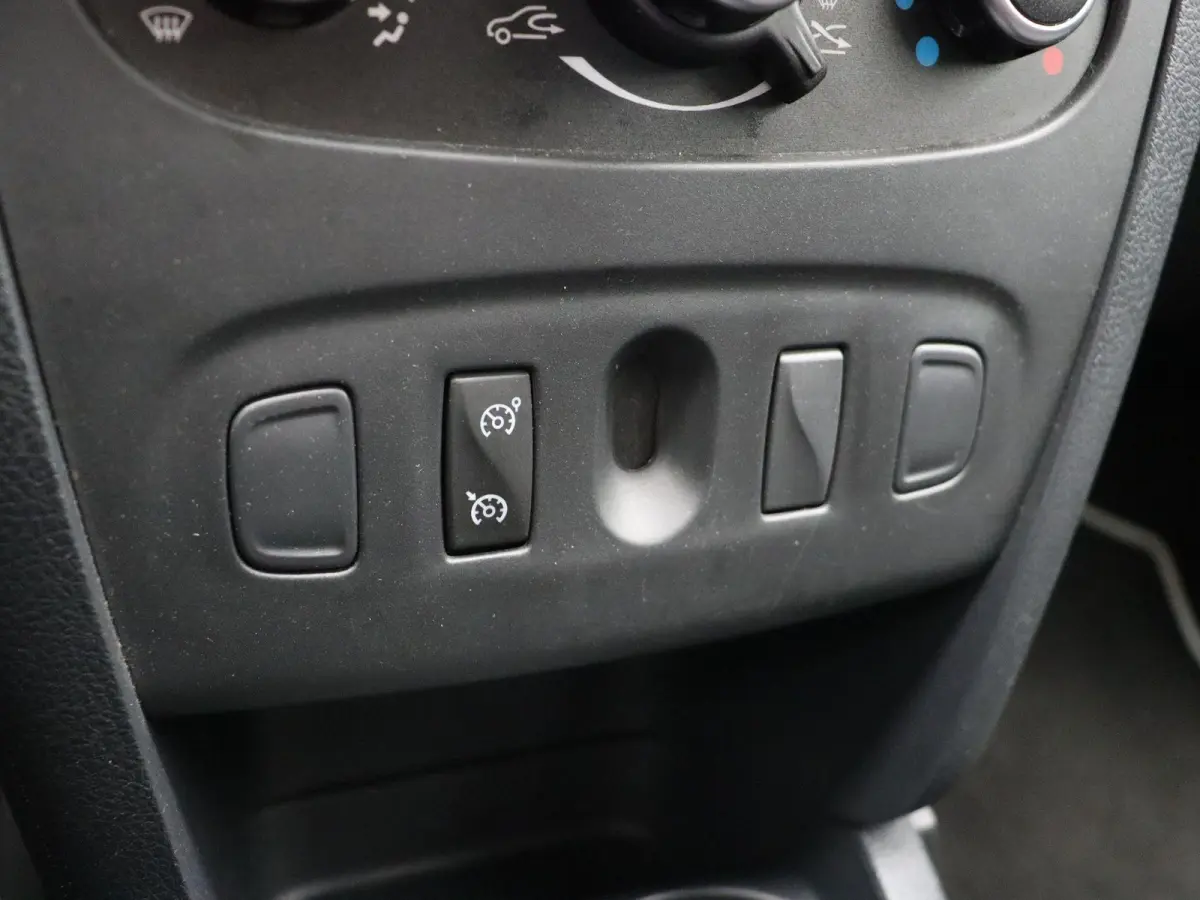 0.9 TCe SL Royaal | Cruise Control | Airconditioning | Lichtmetalen velgen | Parkeersensoren | Bluetooth |