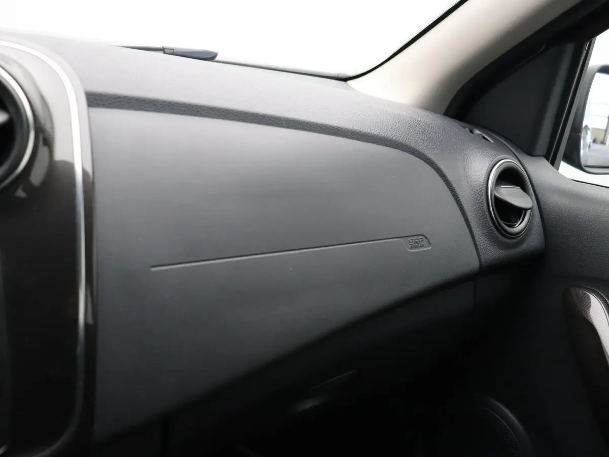 0.9 TCe SL Royaal | Cruise Control | Airconditioning | Lichtmetalen velgen | Parkeersensoren | Bluetooth |