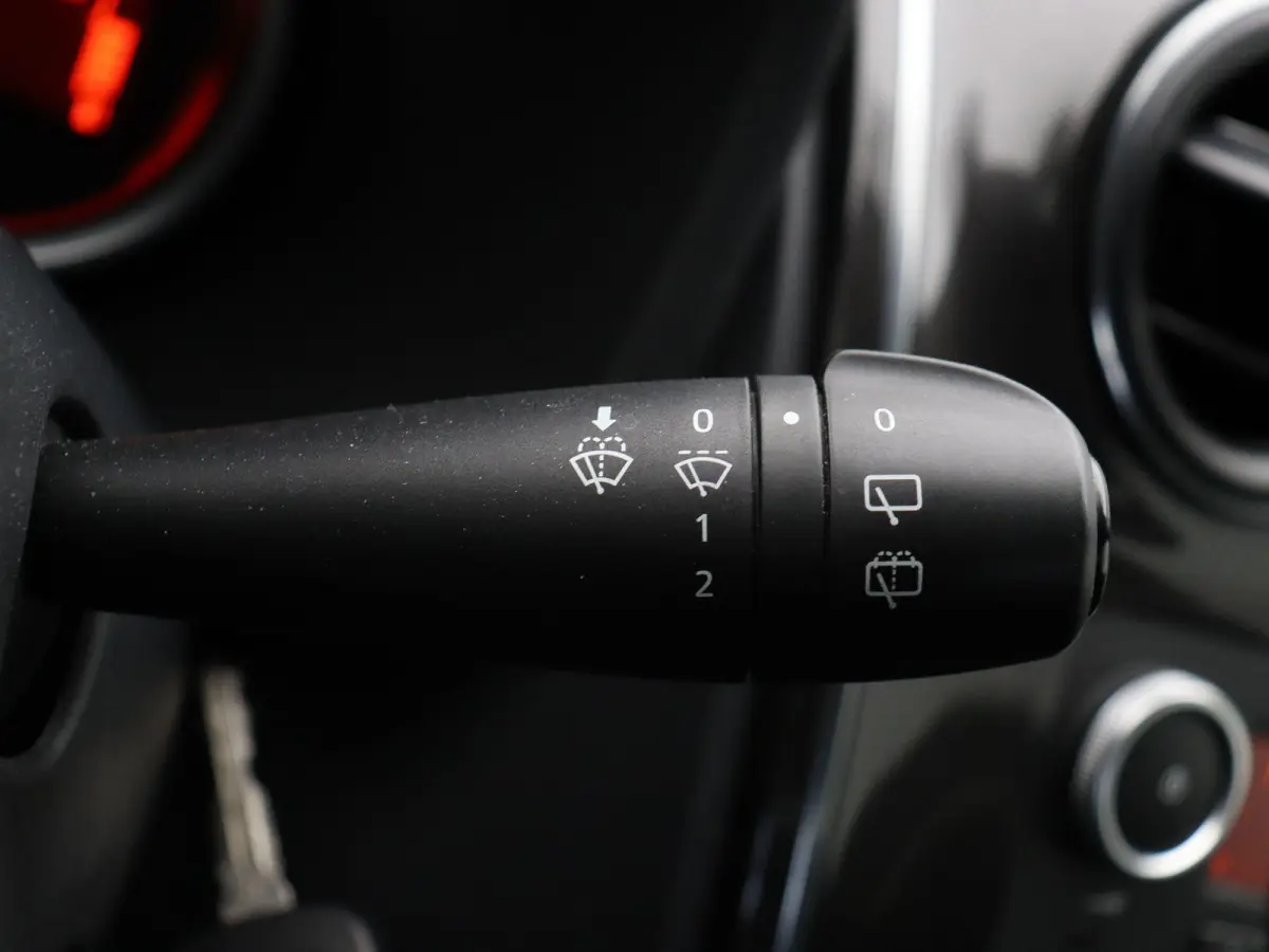 0.9 TCe SL Royaal | Cruise Control | Airconditioning | Lichtmetalen velgen | Parkeersensoren | Bluetooth |