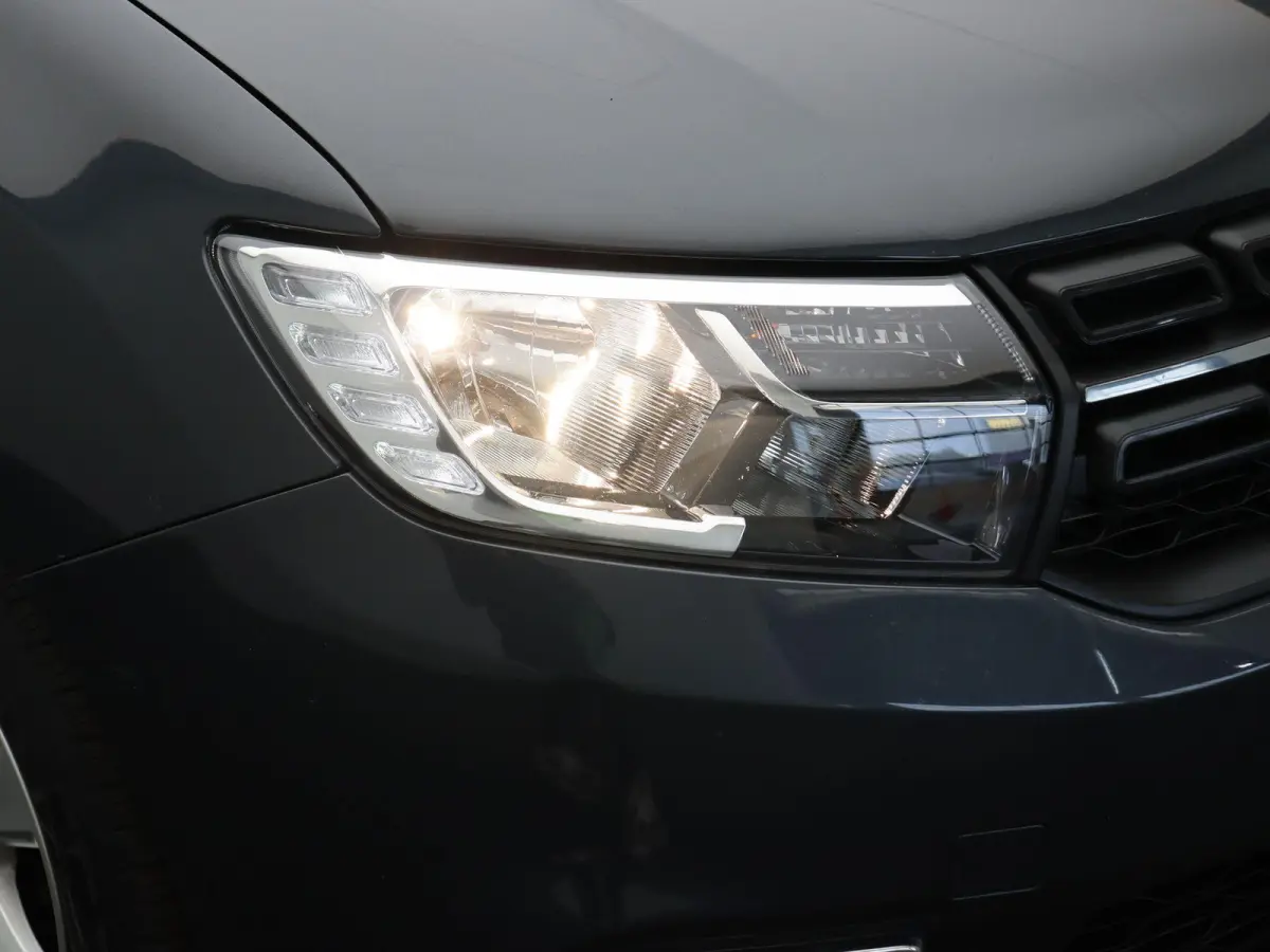 0.9 TCe SL Royaal | Cruise Control | Airconditioning | Lichtmetalen velgen | Parkeersensoren | Bluetooth |