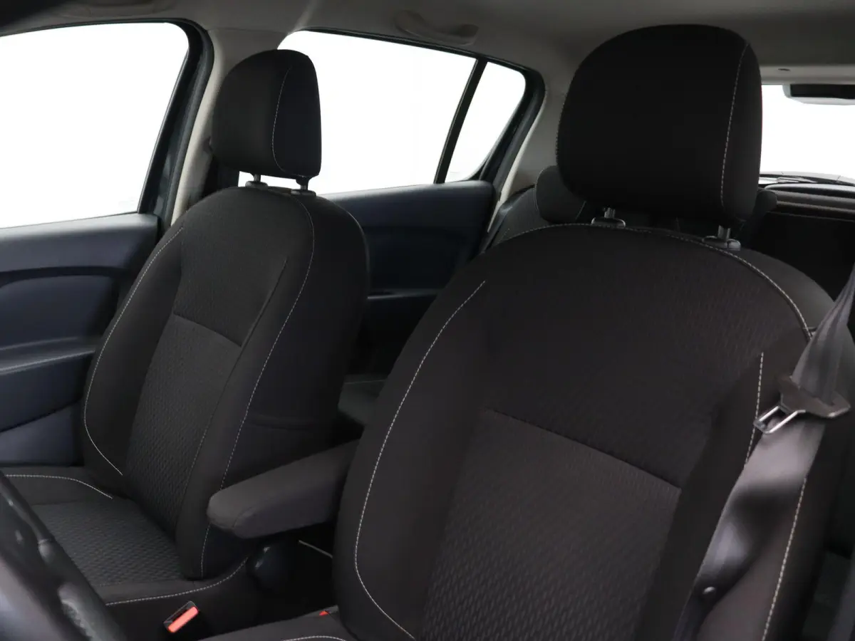0.9 TCe SL Royaal | Cruise Control | Airconditioning | Lichtmetalen velgen | Parkeersensoren | Bluetooth |