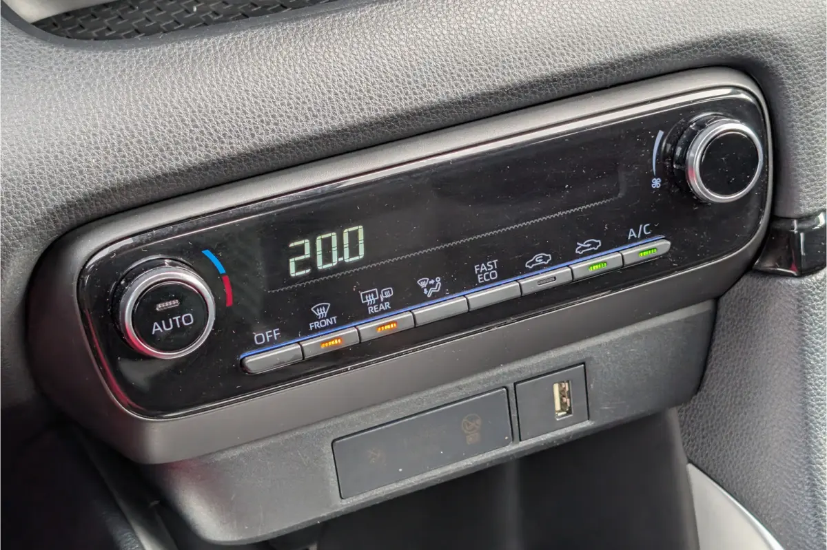 1.5 Hybrid Active Apple Carplay / Android Auto