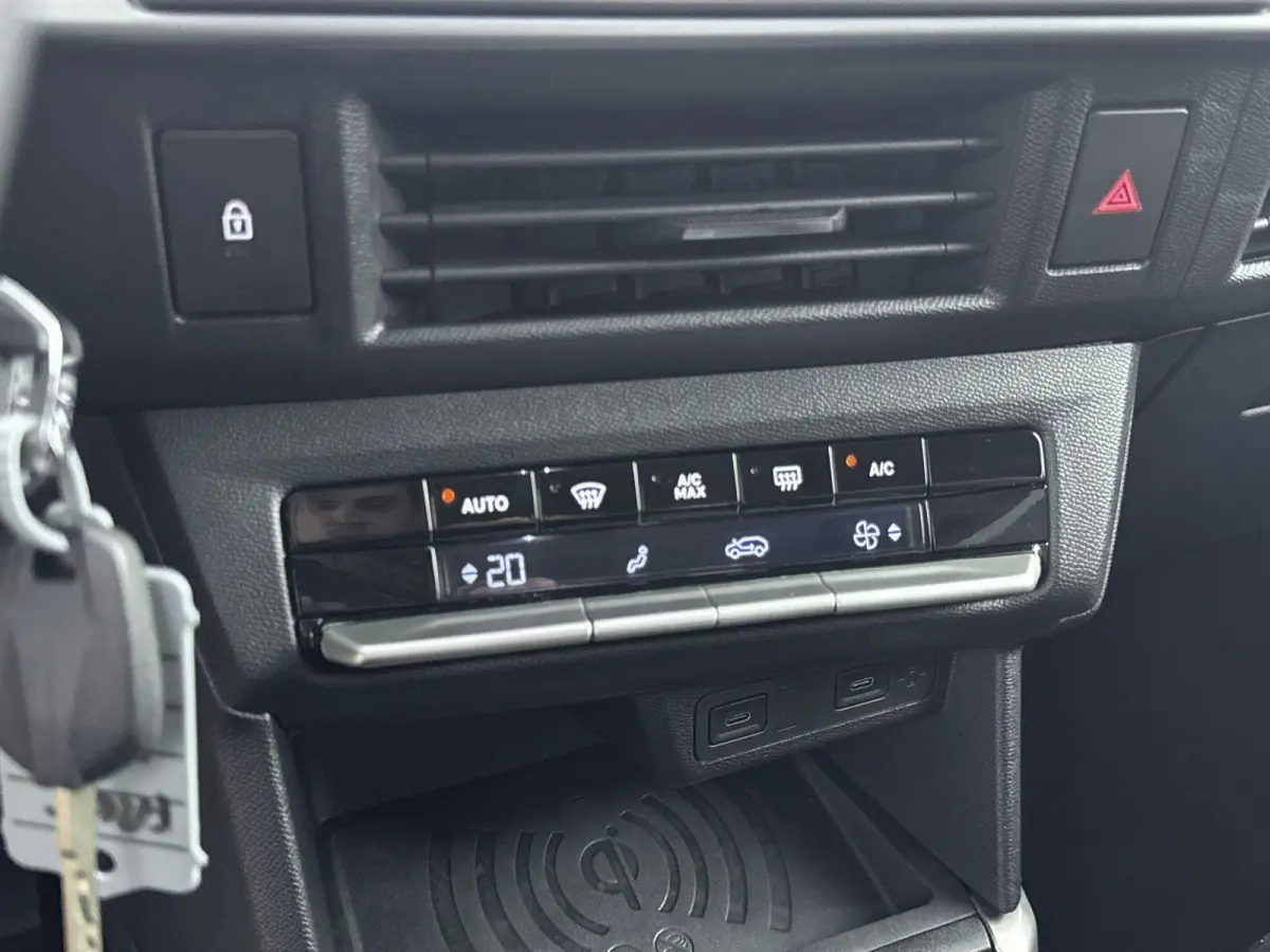 GS 44 kWh | ACCU 95% | Climate control | Lichtmetalen velgen | Digitale cockpit | Camera | Dodehoekdetectie |