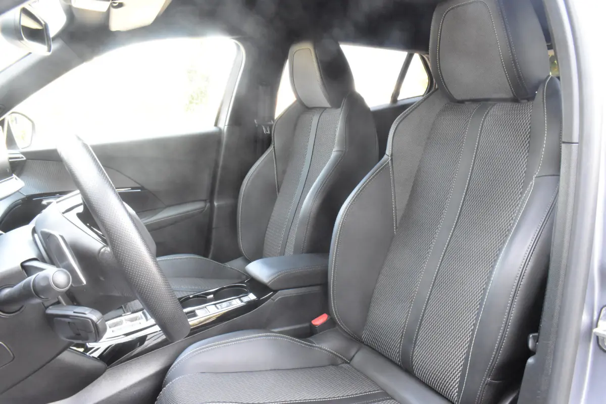 Hybrid 145 EAT8 GT | Automaat | Navigatie | Airco | Parkeerhulp |