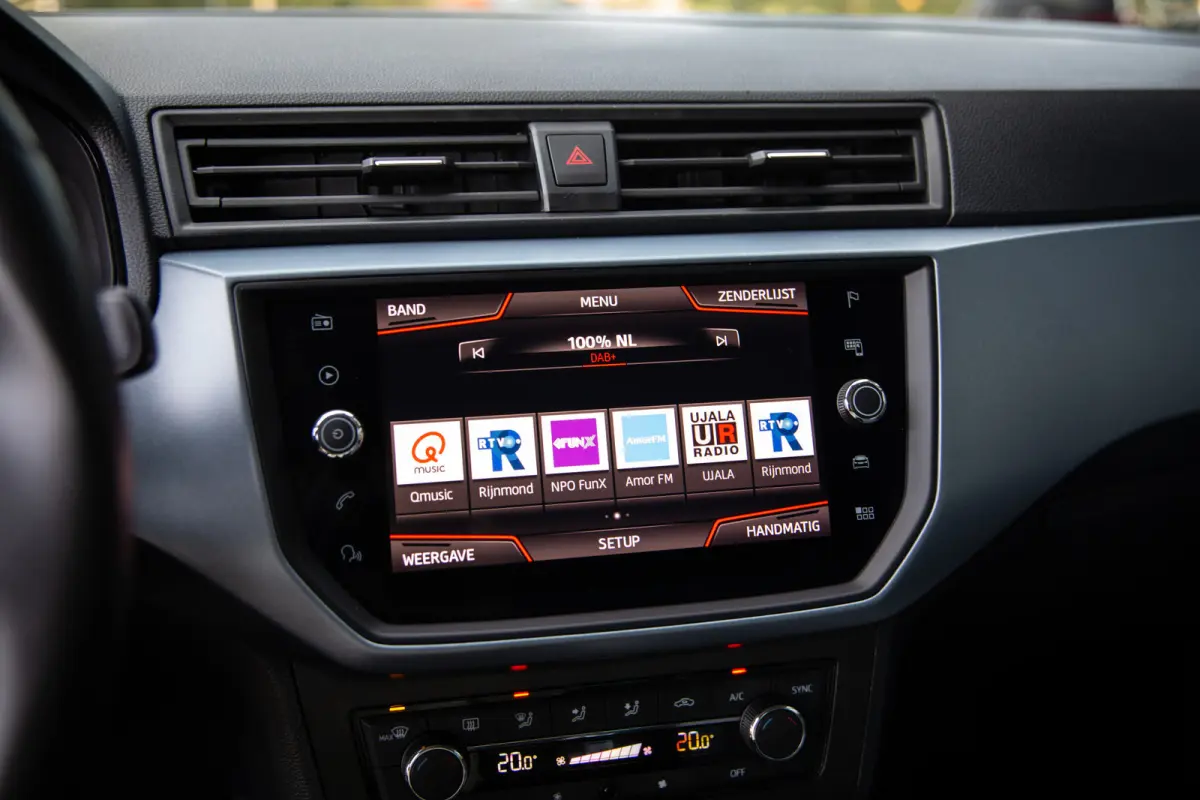 1.0 TSI Style Business Intense , Apple Carplay, Cruise control, Achteruitrijcamera,