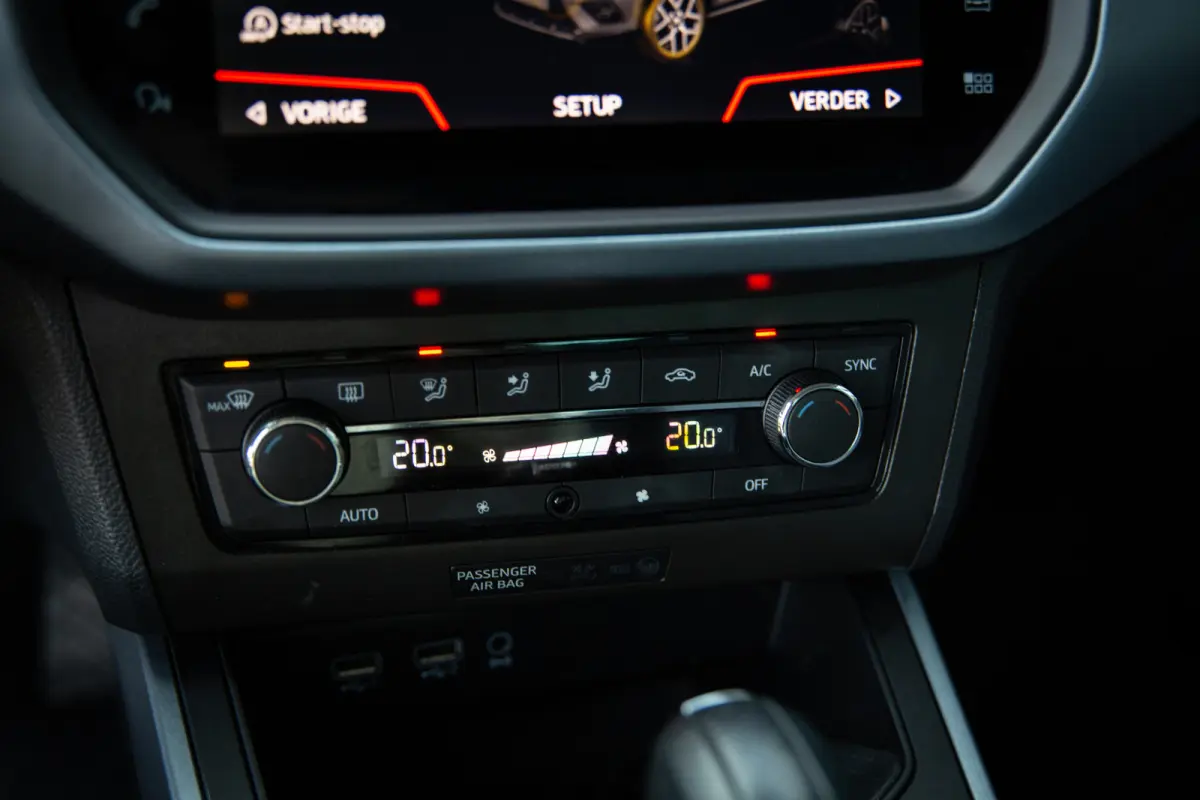1.0 TSI Style Business Intense , Apple Carplay, Cruise control, Achteruitrijcamera,