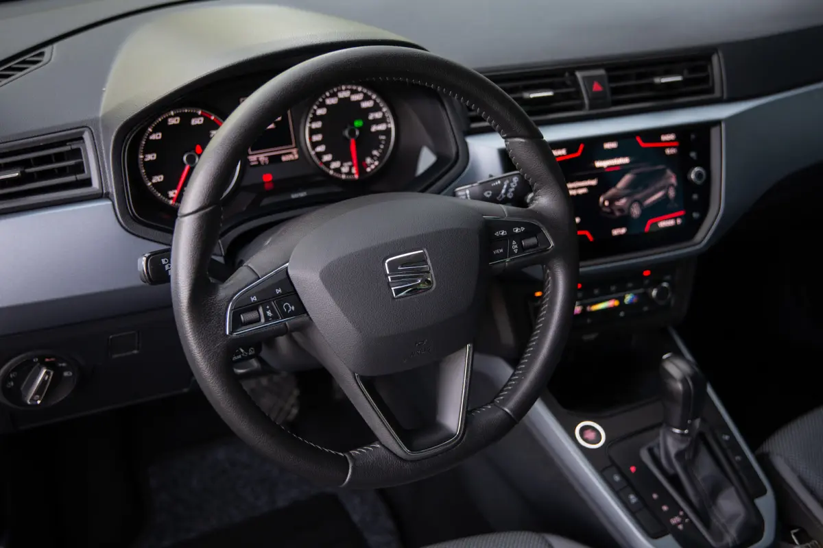 1.0 TSI Style Business Intense , Apple Carplay, Cruise control, Achteruitrijcamera,