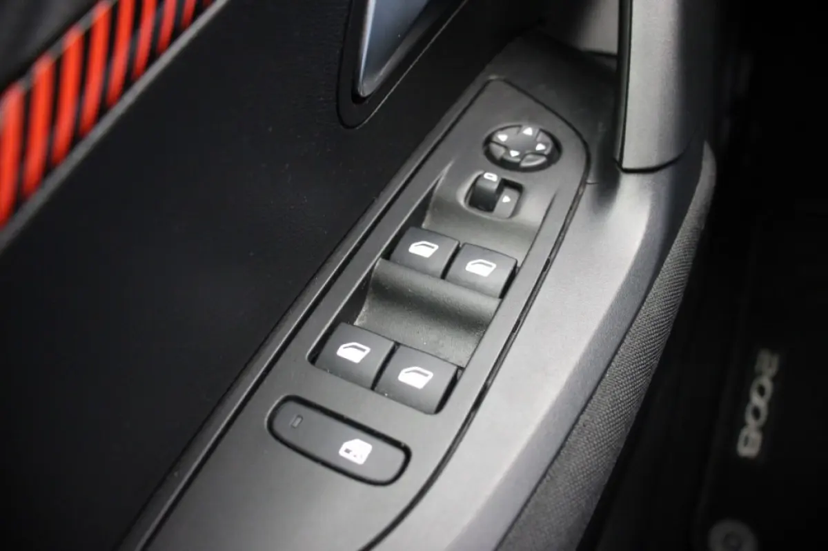 1.2 PureTech Active - Carplay, Navi, Cruise