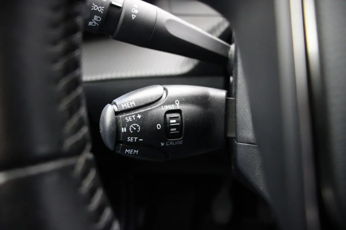 1.2 PureTech Active - Carplay, Navi, Cruise