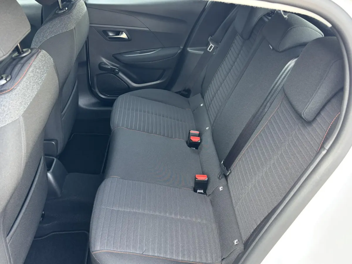 75pk Active | 1ste eigenaar | AppleCarPlay/Android | Airco | Cruise control | Isofix