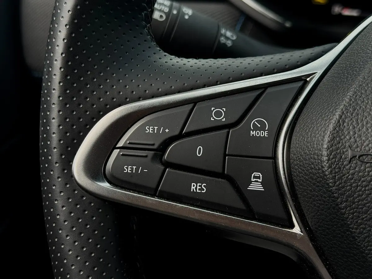 1.6 E-Tech full hybrid 145 Allpine | ACC | 19 inch | Carplay | Camera | Sfeerverlichting