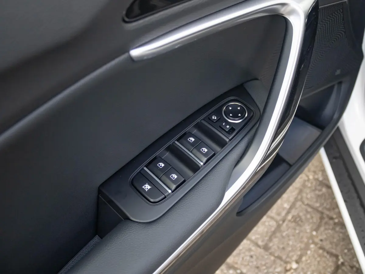 1.5 T-GDi GT-PlusLine | Automaat | Schuif/kanteldak | Adaptief | Elektrische stoelen| Stoel/stuurverwarming | Carplay | Cruise | Camera