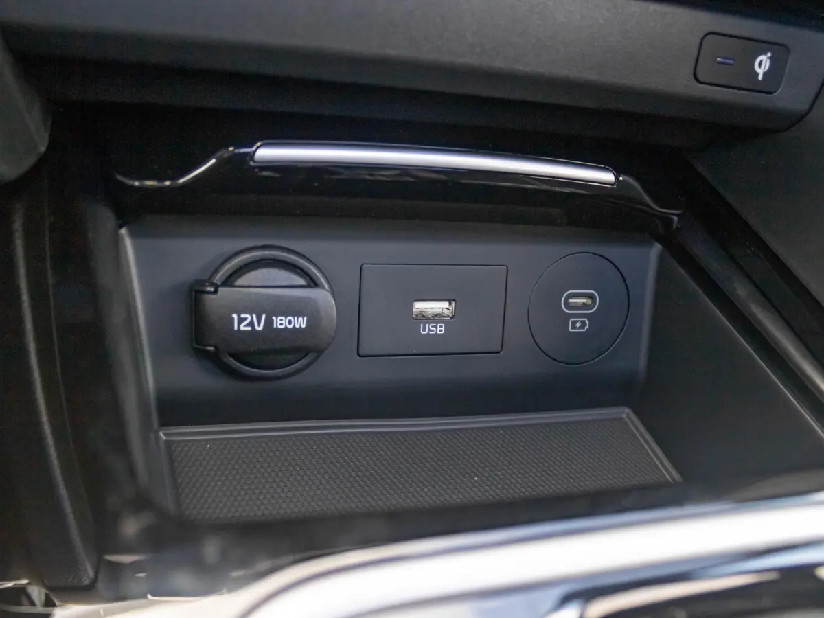 1.5 T-GDi GT-PlusLine | Automaat | Schuif/kanteldak | Adaptief | Elektrische stoelen| Stoel/stuurverwarming | Carplay | Cruise | Camera
