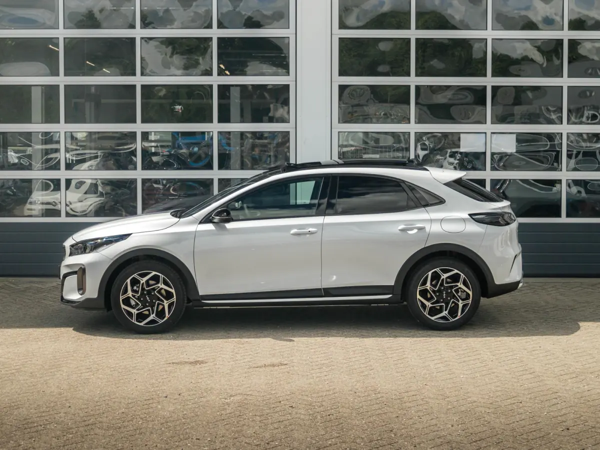 1.5 T-GDi GT-PlusLine | Automaat | Schuif/kanteldak | Adaptief | Elektrische stoelen| Stoel/stuurverwarming | Carplay | Cruise | Camera