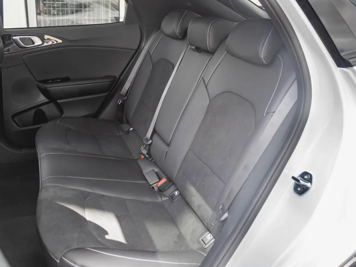 1.5 T-GDi GT-PlusLine | Automaat | Schuif/kanteldak | Adaptief | Elektrische stoelen| Stoel/stuurverwarming | Carplay | Cruise | Camera