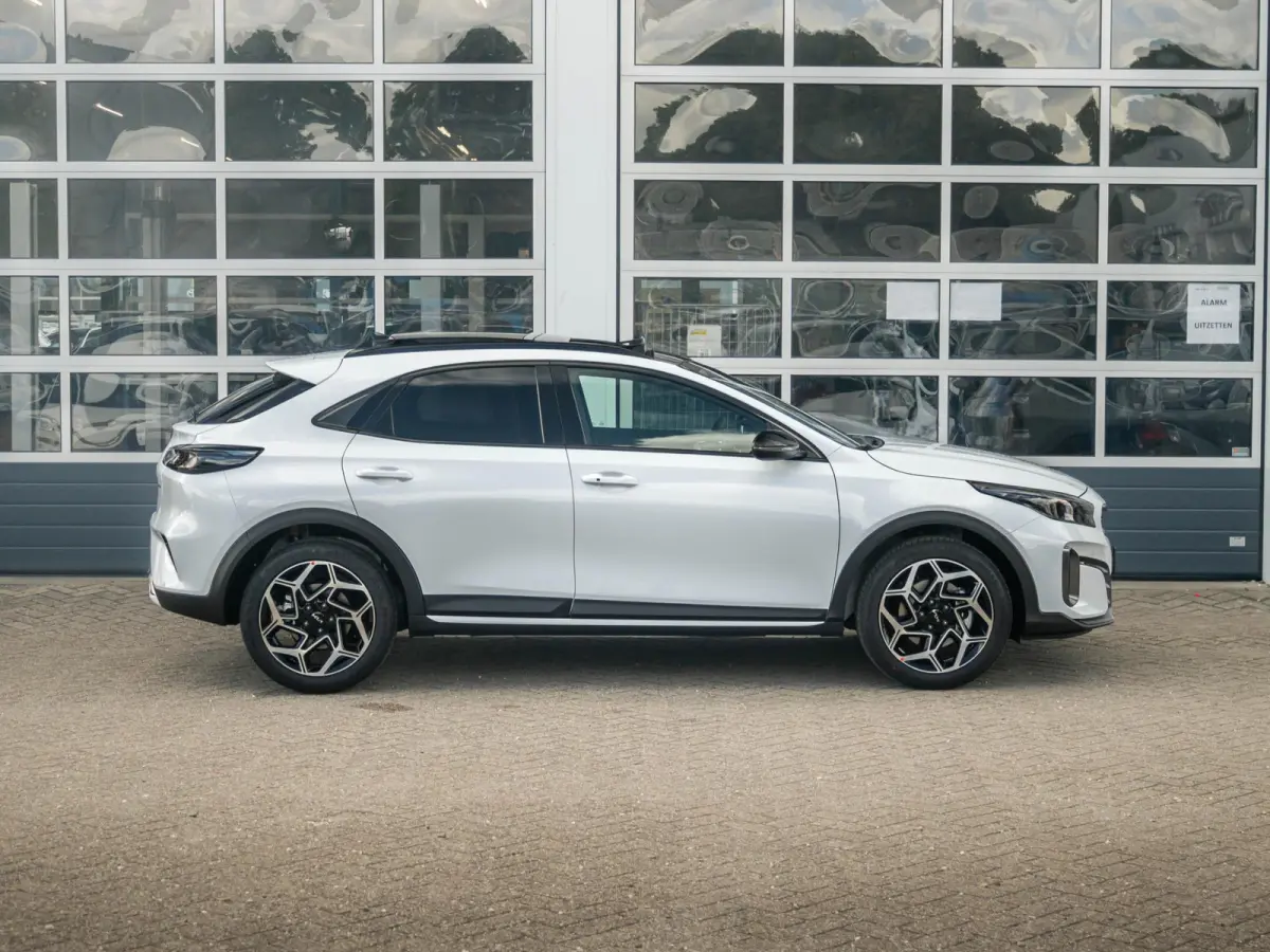1.5 T-GDi GT-PlusLine | Automaat | Schuif/kanteldak | Adaptief | Elektrische stoelen| Stoel/stuurverwarming | Carplay | Cruise | Camera